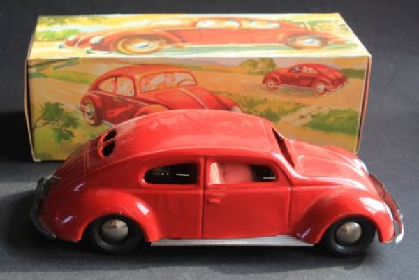Distler Volkswagen Beetle 1950 Tinmodel with Frictiondrive in box (2125)